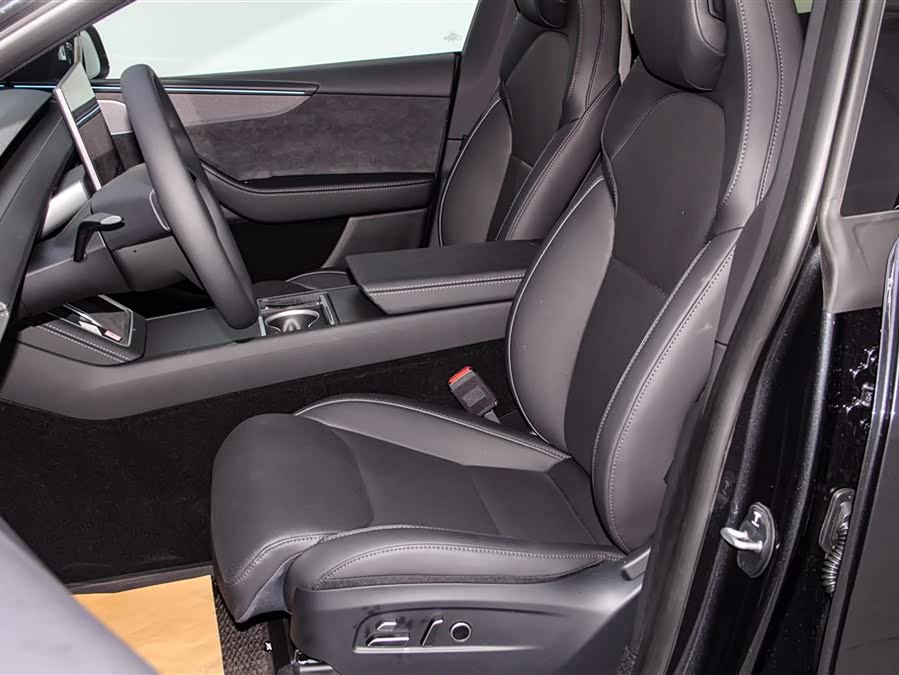 特斯拉 Model Y L 2025 汽车图片 #20