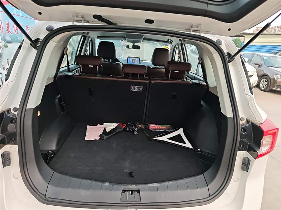 Forthing T5 2022 immagine di auto #20