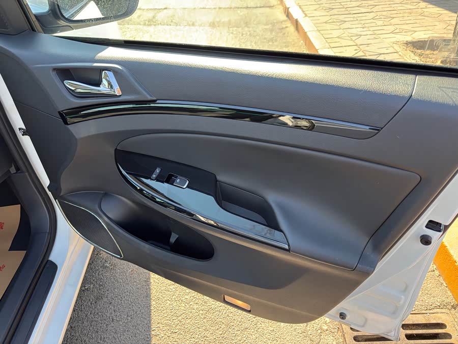 BYD e5 2016 #20 BYD e5 2016 car image #20