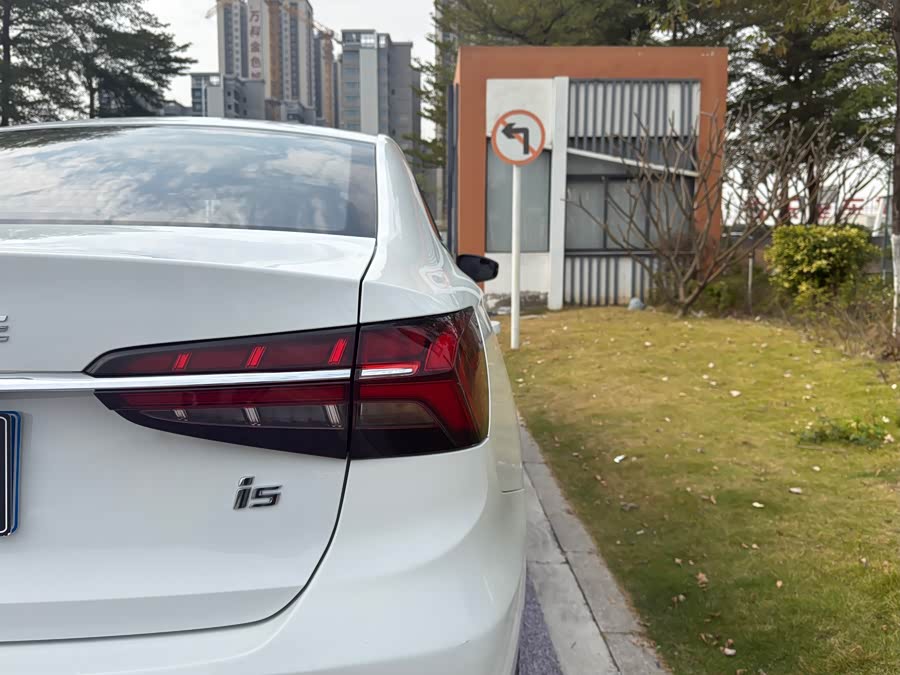 Roewe i5 2021 car image #20
