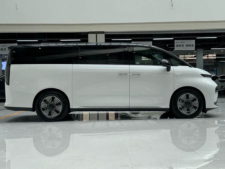 GEELY 2025 #20 GEELY 2025 car image #20