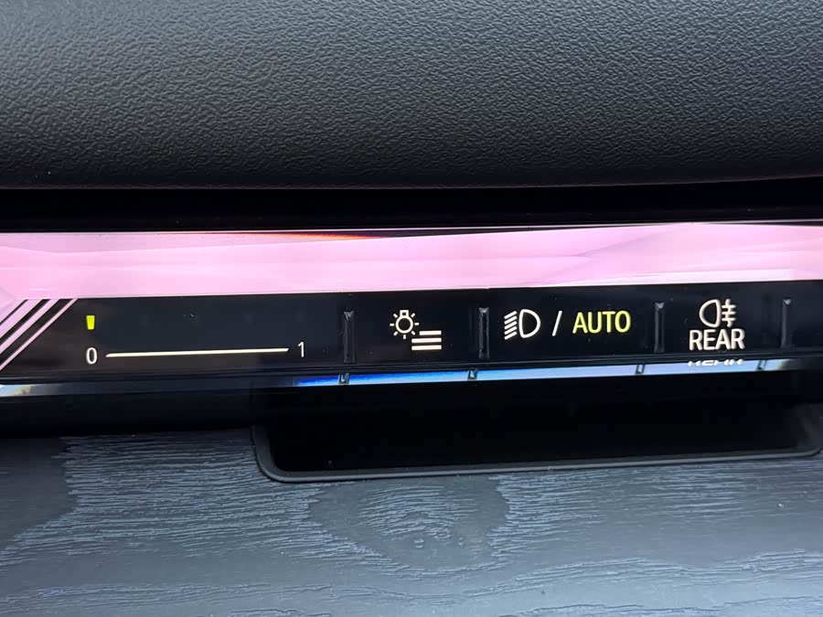 BMW i5 2024 car image #20