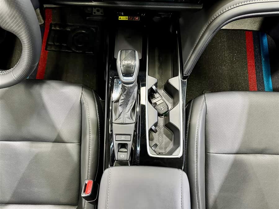 Toyota Camry 2025 car image #20