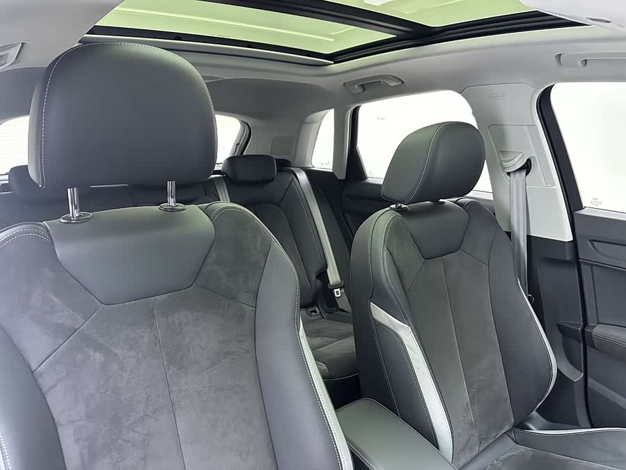 Audi Q3 2021 car image #20