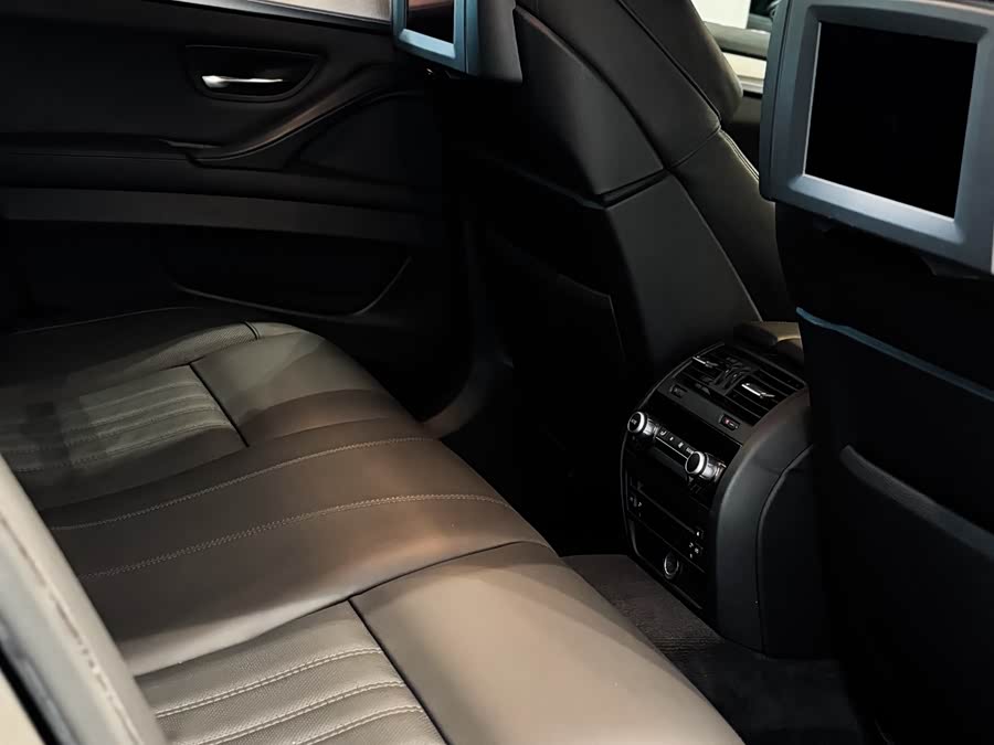 BMW M5 2012 #20 BMW M5 2012 car image #20