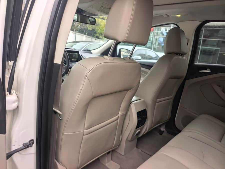 Ford Kuga 2015 car image #20