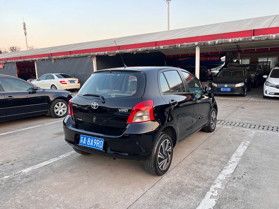 Toyota Yaris 2010 imagen de coche #20