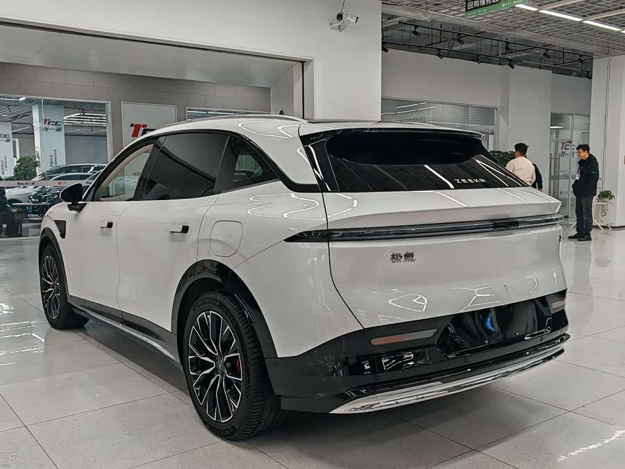 Zeekr 7X 2024 car image #20
