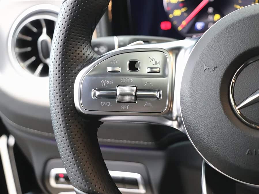 Mercedes-Benz 2025 car image #20