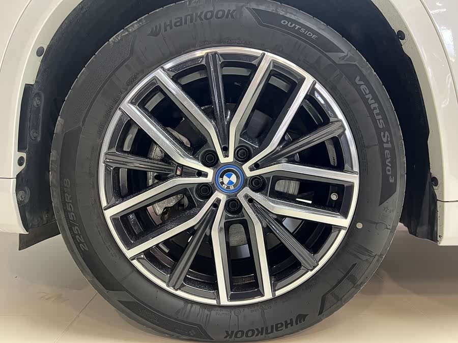 BMW iX1 2024 #20 BMW iX1 2024 car image #20