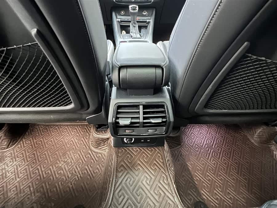 Audi Q3 2021 car image #20
