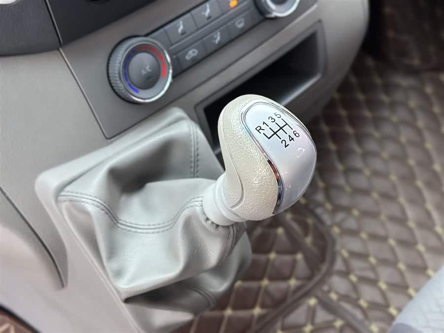 JAC 2017 immagine di auto #20