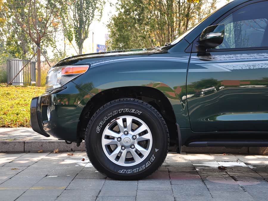 Toyota Land Cruiser 2015 #20 Toyota Land Cruiser 2015 car image #20