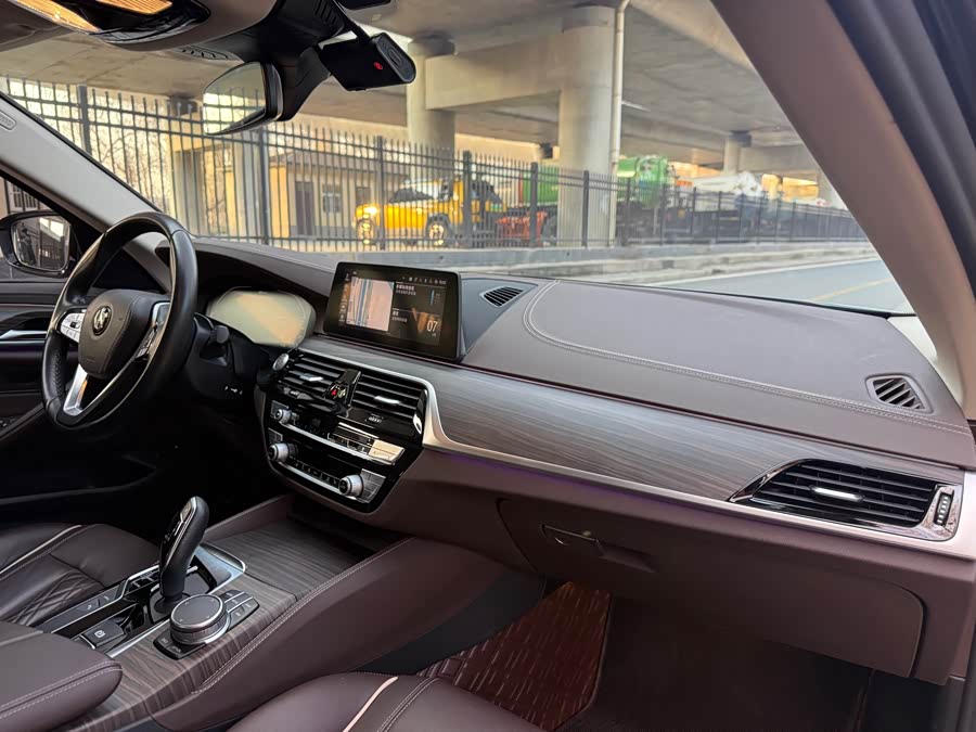 BMW 5 Series New Energy 2020 car image #20