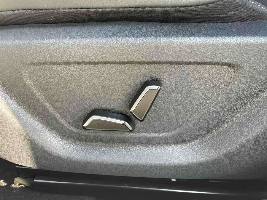 GEELY Binray 2022 immagine di auto #20