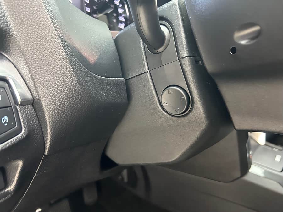 Ford Explorer (Imported) 2018 immagine di auto #20