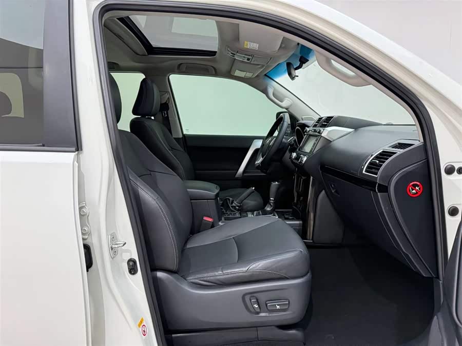 Toyota Land Cruiser Prado 2017 car image #20