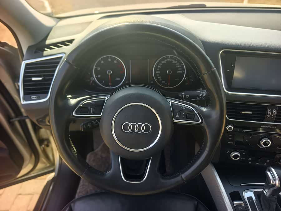 Audi Q5 2015 car image #20