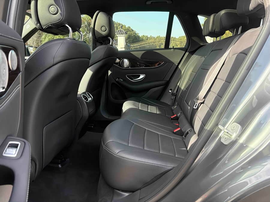 Mercedes-Benz GLC Class 2016 car image #20