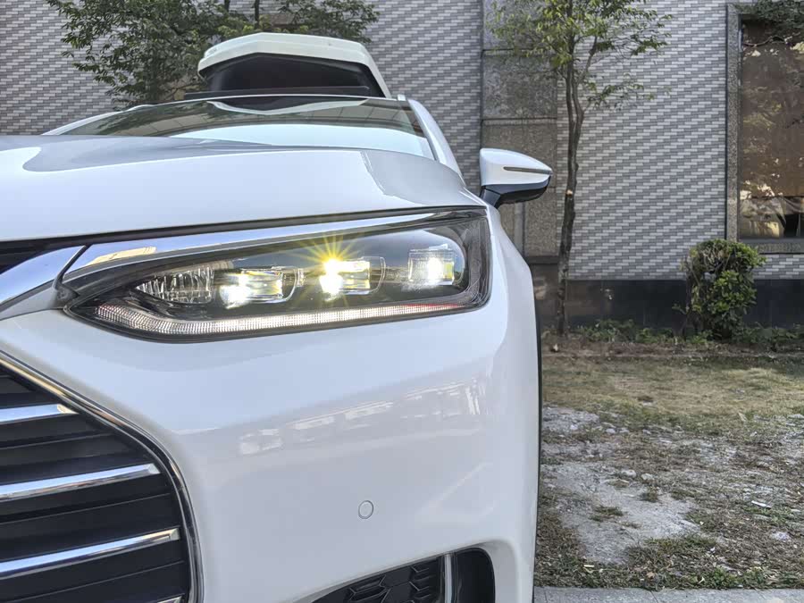 BYD Tang 2018 car image #20