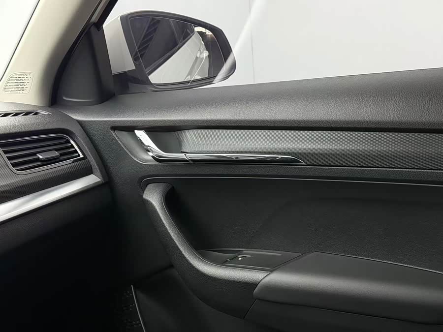 Skoda Kamiq 2021 car image #20