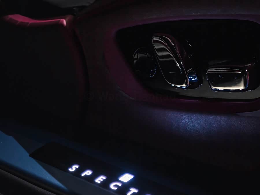 劳斯莱斯 闪灵 2024 汽车图片 #20