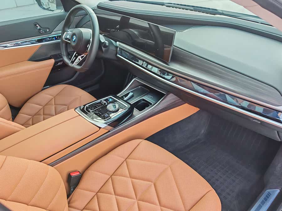 BMW i7 2024 изображение автомобиля #20