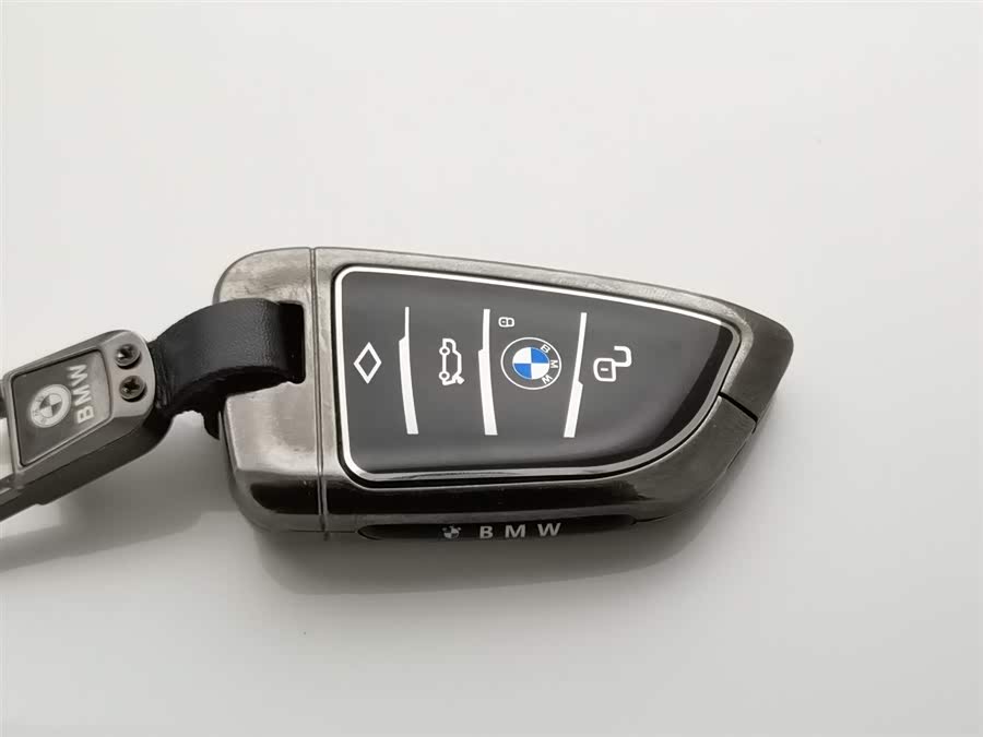 BMW X6 2022 car image #20