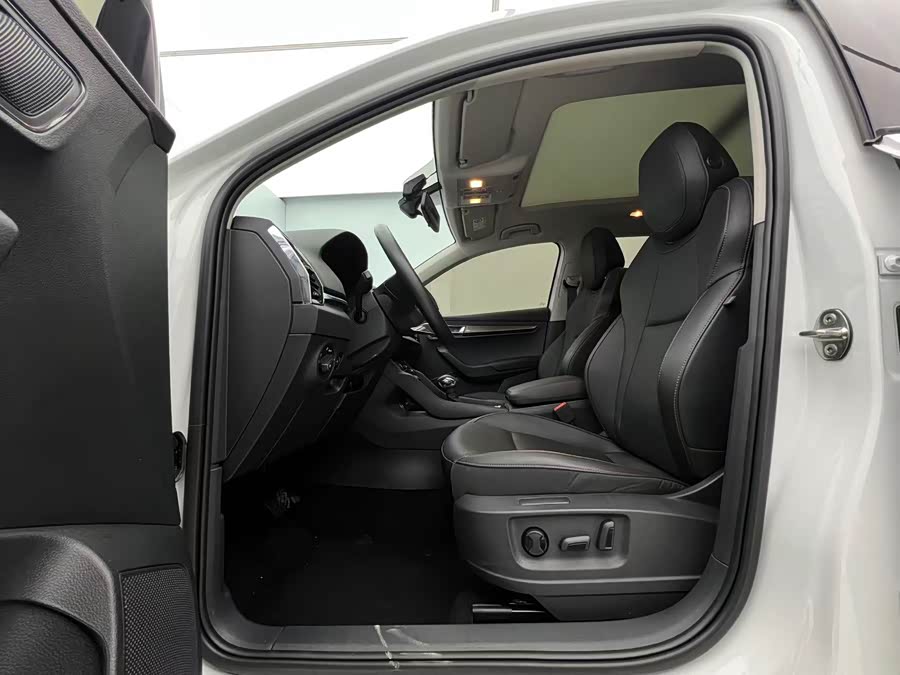 Skoda Karoq 2023 #20 Skoda Karoq 2023 car image #20