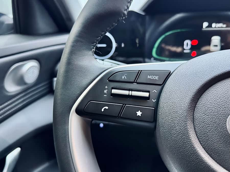 Hyundai Elantra 2025 car image #20