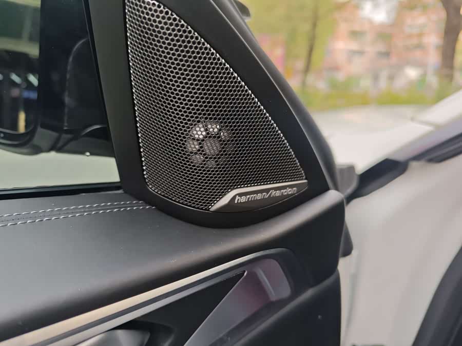 BMW M4 2022 car image #20