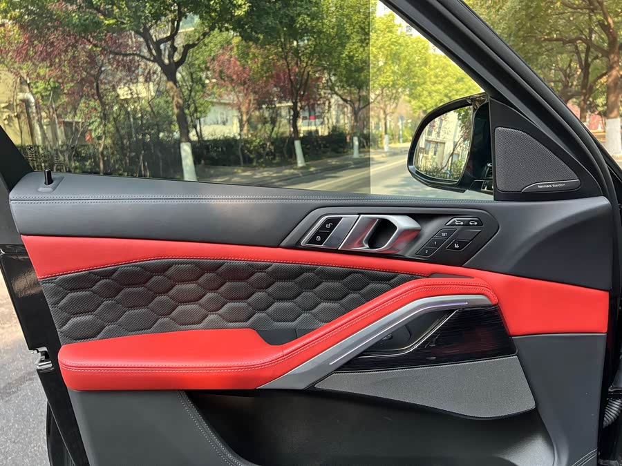 BMW X6 M 2023 #20 BMW X6 M 2023 car image #20