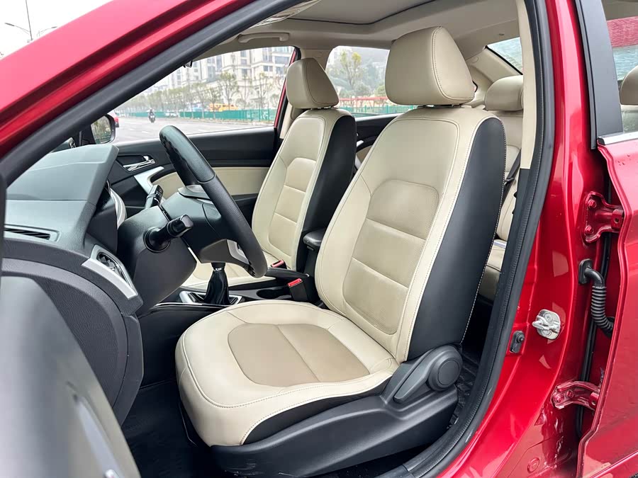 Changan Alsvin V7 2015 car image #20