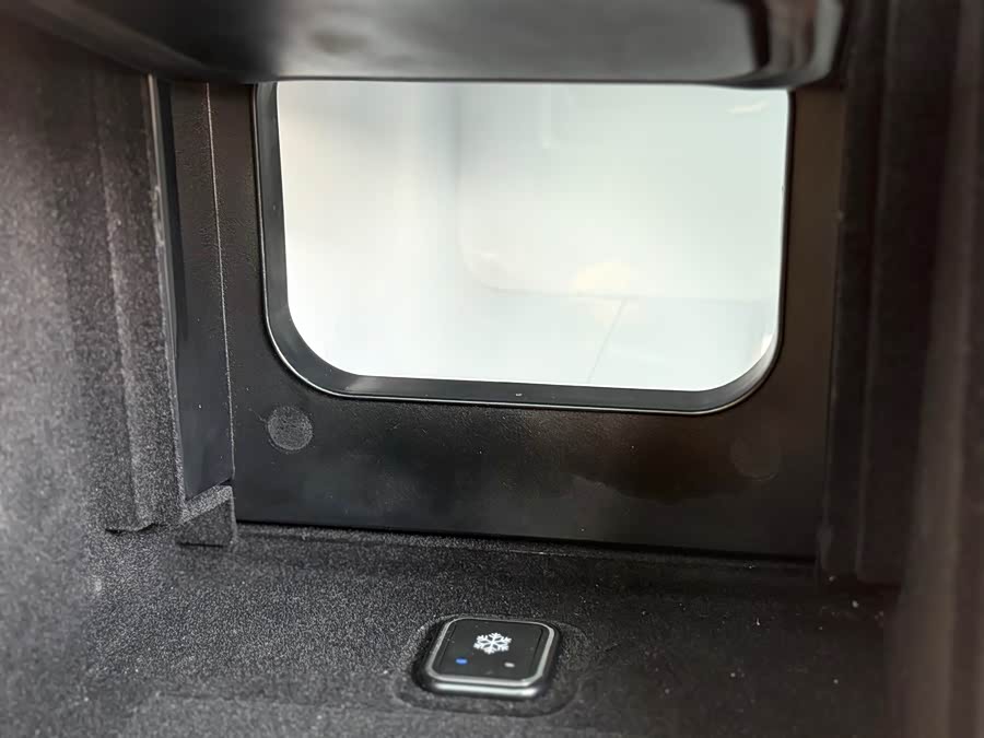 Mercedes-Benz GLS Class 2023 car image #20