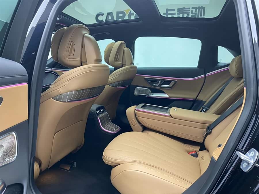 Mercedes-Benz E Class 2024 car image #20