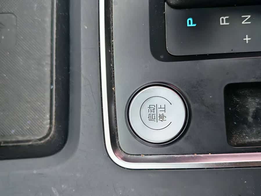 BYD Tang 2018 #20 BYD Tang 2018 car image #20