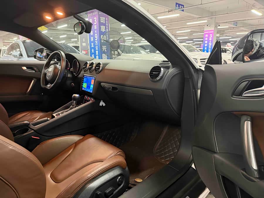 Audi TT 2012 car image #20