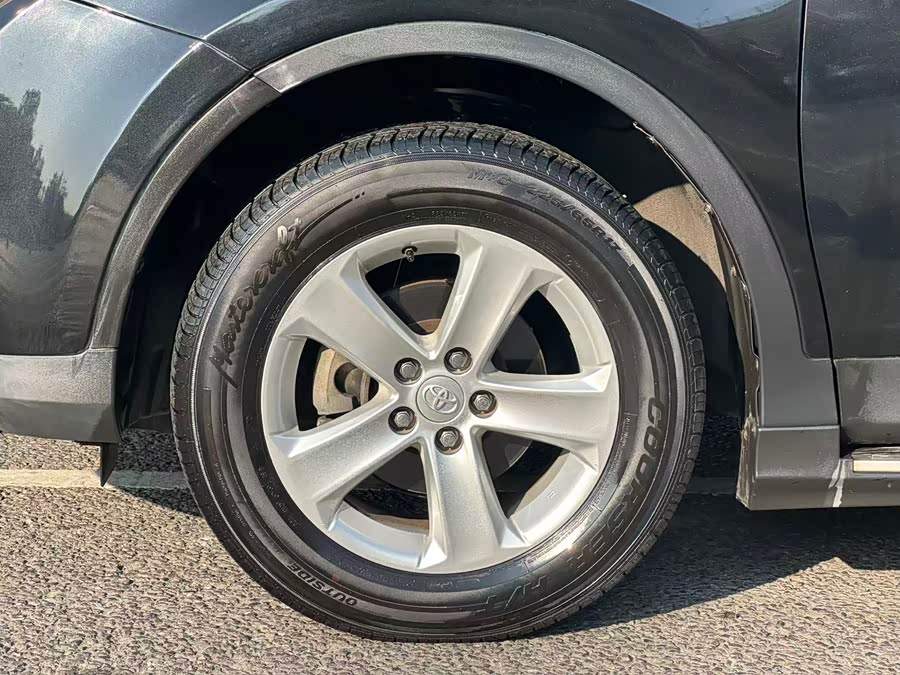 Toyota RAV4 2014 изображение автомобиля #20