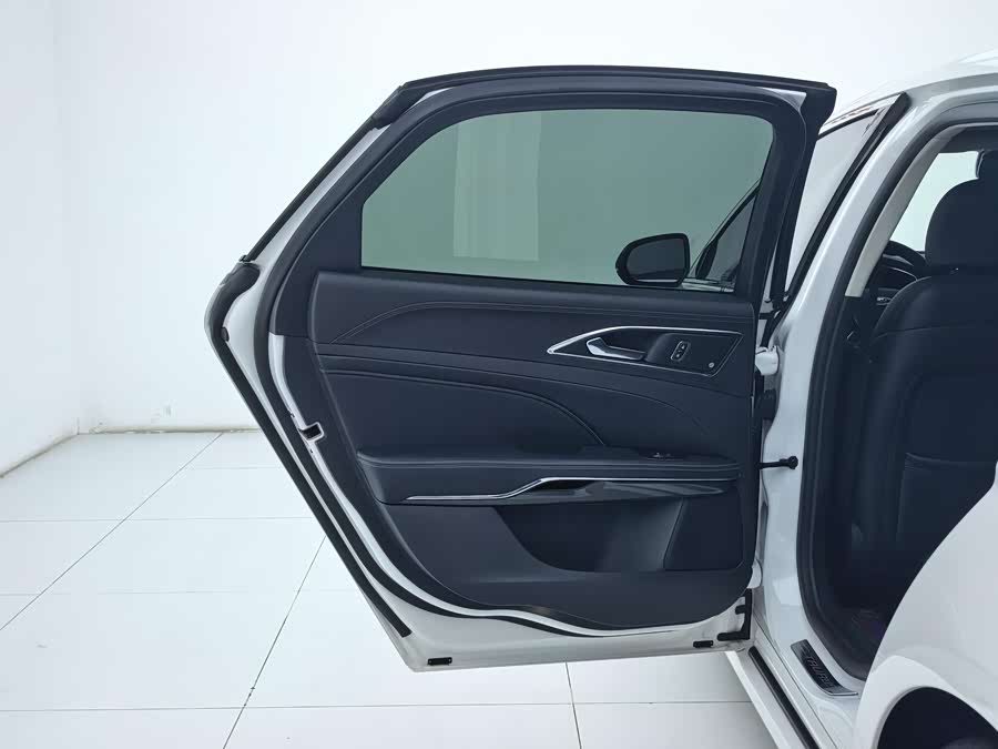 Ford Taurus 2019 car image #20