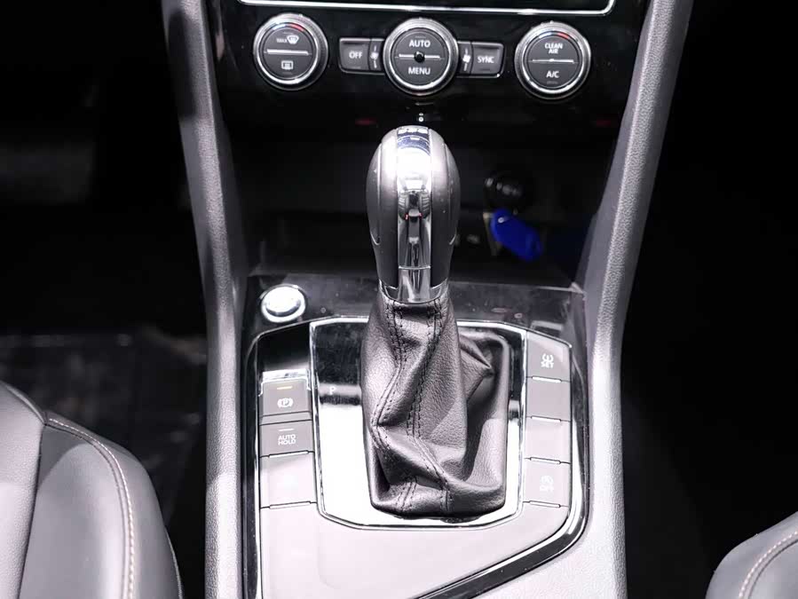 Volkswagen Tharu 2020 car image #20