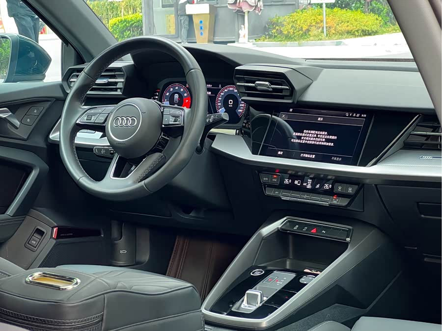 Audi Q4 e-tron 2023 #20 Audi Q4 e-tron 2023 immagine di auto #20