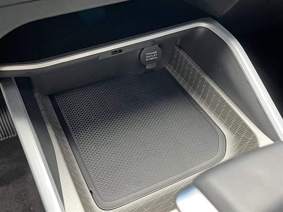 GEELY Emgrand 2025 car image #20