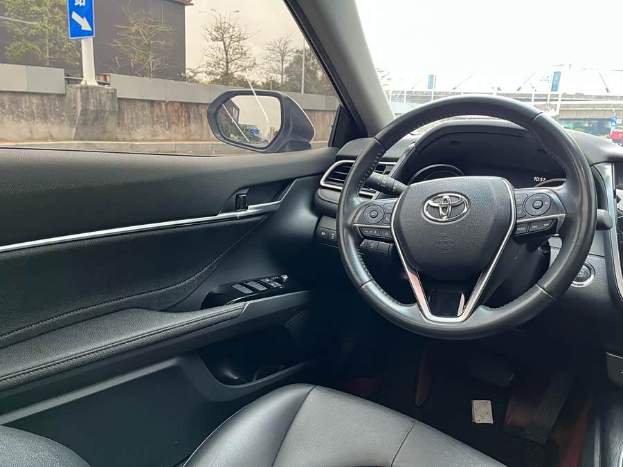 Toyota Camry 2023 car image #20