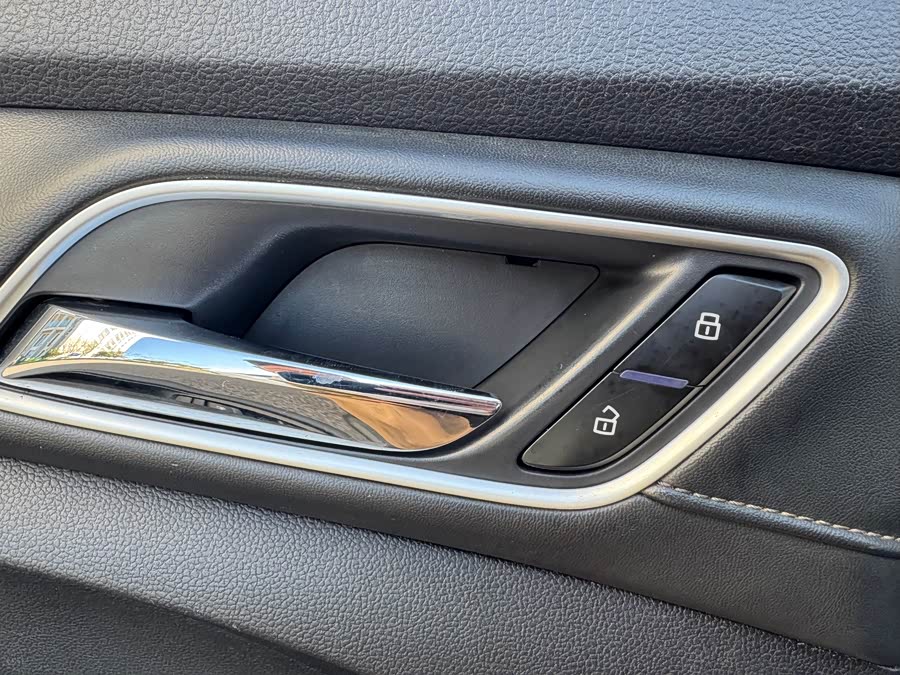 Roewe i5 2020 car image #20