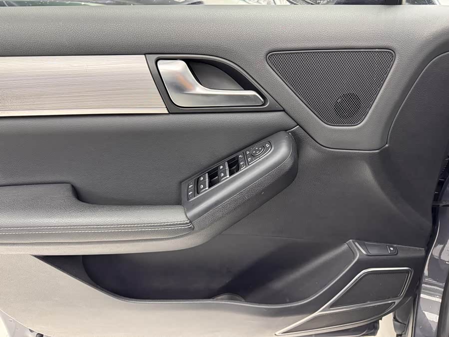 BYD Tang 2019 #20 BYD Tang 2019 car image #20