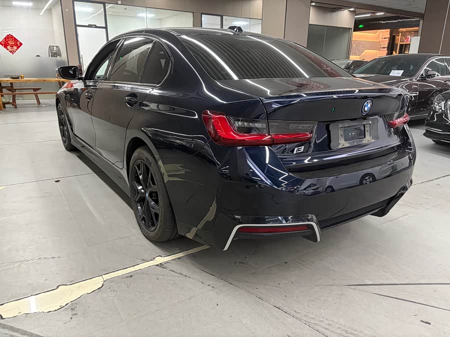 BMW i3 2023 car image #20