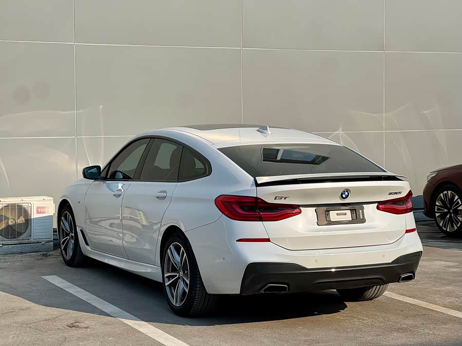 BMW 6 Series GT 2019 #20 BMW 6 Series GT 2019 car image #20