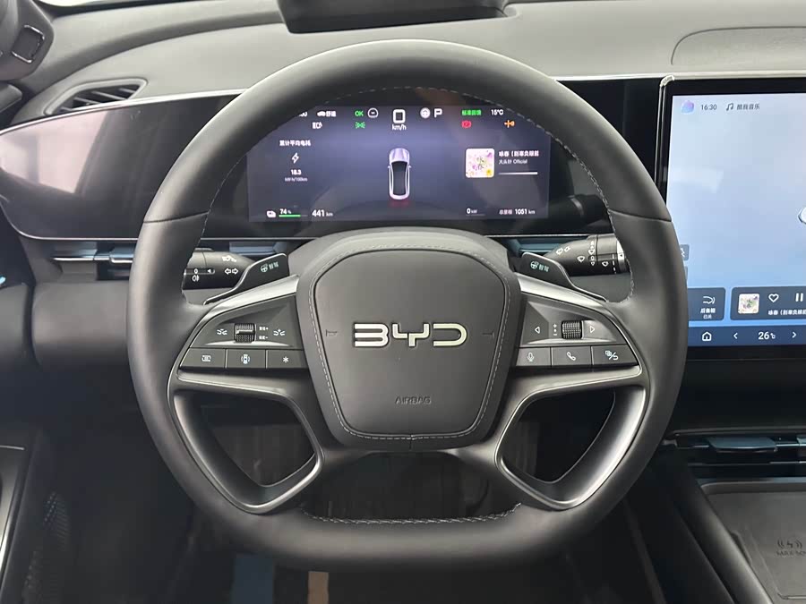 BYD Seal 2025 car image #20