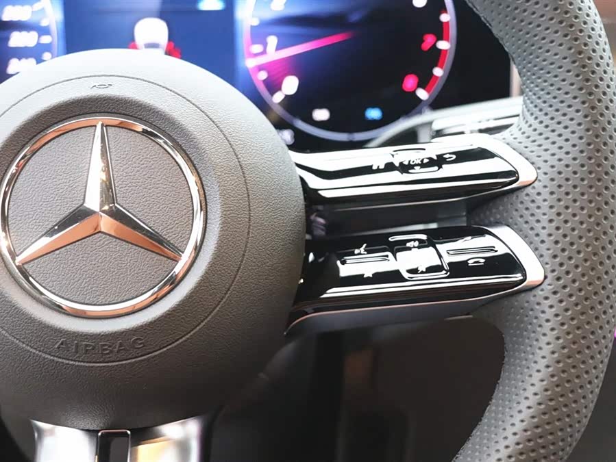 Mercedes-Benz GLC Class 2025 #20 Mercedes-Benz GLC Class 2025 car image #20