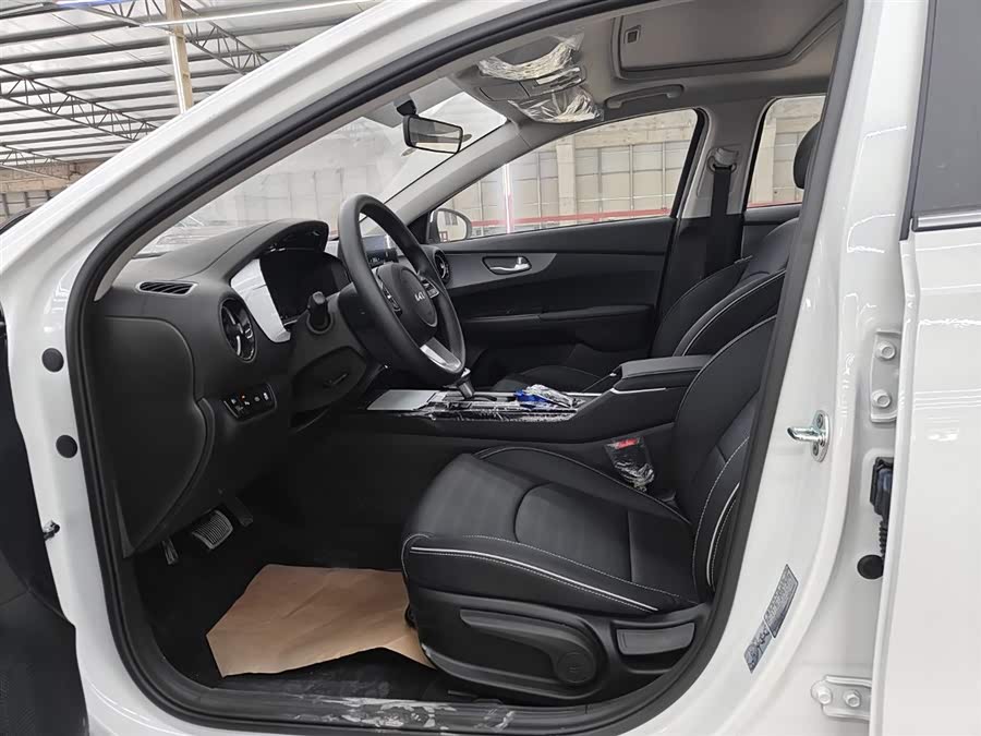 Kia K3 car image #20